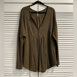 Free People Tunic. Size L. Dark Olive Green. Excellent Condition!